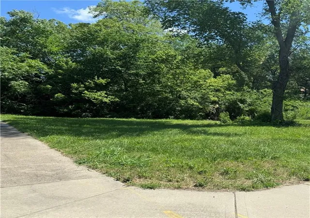 2nd image of 1800 E 24Th St, Kansas City, MO 64127 | MLS# 2637456