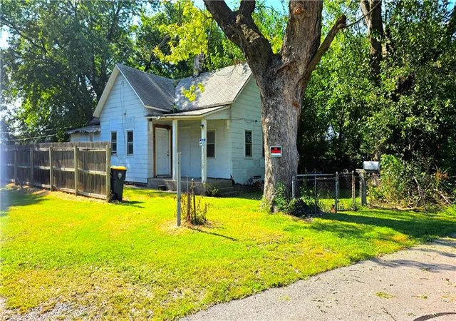 Photo 1 of Single family home for sale at 520 N Garland Ave, Kansas City, MO 64120 | MLS# 2637458 | Listing updated on 2026-10-08
