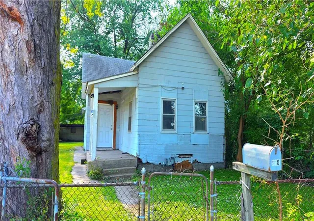 Photo 3 of Single family home for sale at 520 N Garland Ave, Kansas City, MO 64120 | MLS# 2637458 | Listing updated on 2026-10-08