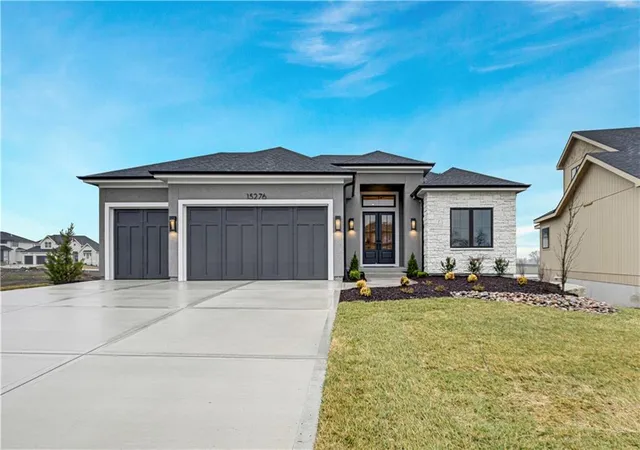1st image of 16284 S Allman Rd, Olathe, KS 66062 | MLS# 2637467