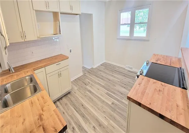 5th image of 1019 Cherokee St, Humboldt, KS 66748 | MLS# 2637469