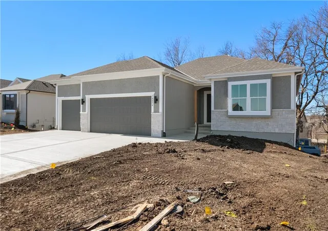 2nd image of 25986 W 140th St, Olathe, KS 66061 | MLS# 2637470