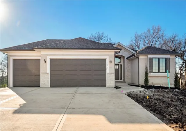 1st image of 25381 W 149th Ter, Olathe, KS 66061 | MLS# 2637474