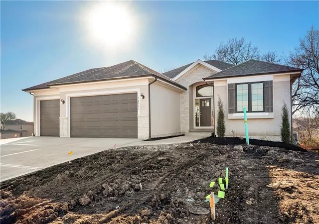 3rd image of 25381 W 149Th Ter, Olathe, KS 66061 | MLS# 2637474