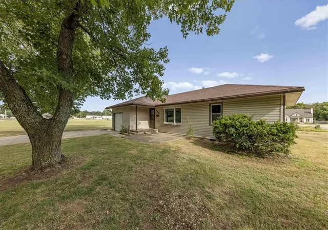 22nd image of 321 Kaw Ave, Garnett, KS 66032 | MLS# 2637479
