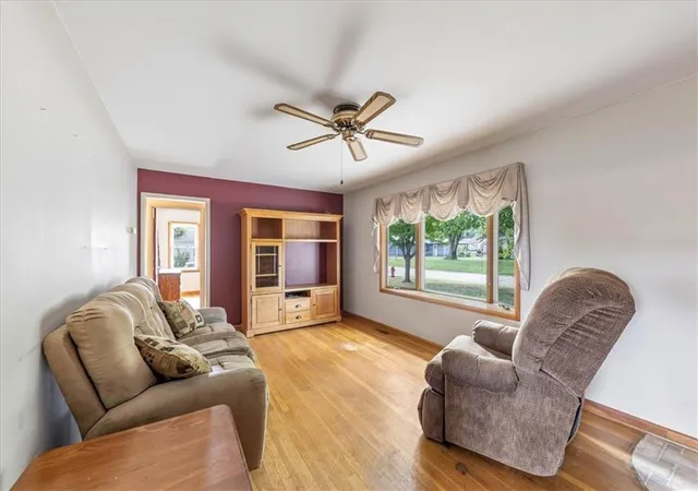 4th image of 321 Kaw Ave, Garnett, KS 66032 | MLS# 2637479
