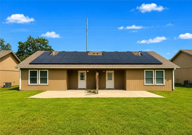 Photo 3 of Multi family home for sale at 610 W B Market St, Warrensburg, MO 64093 | MLS# 2637494 | Listing updated on 2026-08-19