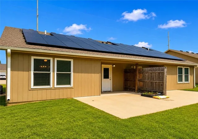 Photo 3 of House for sale at 610 W B Market St, Warrensburg, MO 64093 | MLS# 2637494 | Listing updated on 2026-08-19
