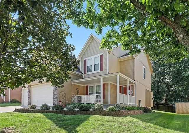 Photo 3 of Single family home for sale at 508 Ne Hans Dr, Blue Springs, MO 64014 | MLS# 2637496 | Listing updated on 2026-10-08