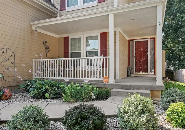 Photo 4 of Single family home for sale at 508 Ne Hans Dr, Blue Springs, MO 64014 | MLS# 2637496 | Listing updated on 2026-10-08