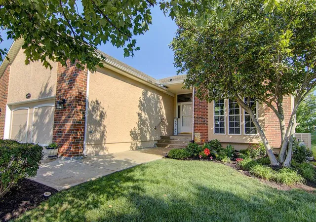 2nd image of 21946 W 119Th Ter, Olathe, KS 66061 | MLS# 2637499