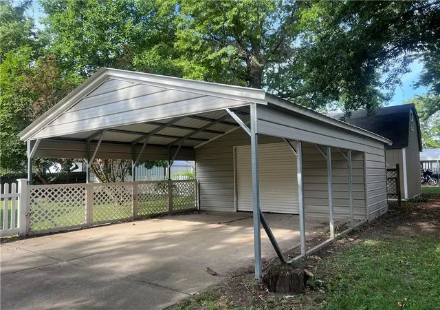 4th image of 505 S 2Nd St, Odessa, MO 64076 | MLS# 2637504