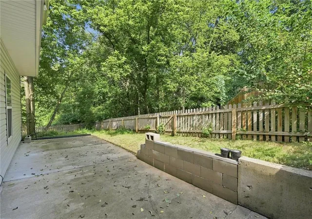 Listing Photo 2 - Condo for sale in building located at 11700 E 85th St, Raytown, MO 64138 - Unit #