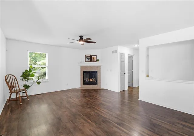 Listing Photo 4 - Condo for sale in building located at 11700 E 85th St, Raytown, MO 64138