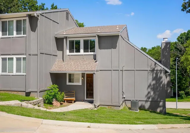 Photo 3 of Townhouse for sale at 1028 NW 70th Court, Kansas City, MO 64118 | MLS# 2637513 | Listing updated on 2026-09-03