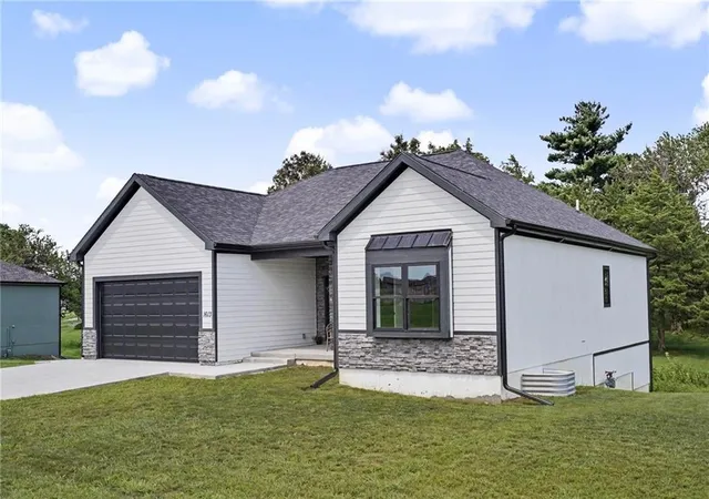 2nd image of 1613 S Ash Ct, Ottawa, KS 66067 | MLS# 2637514