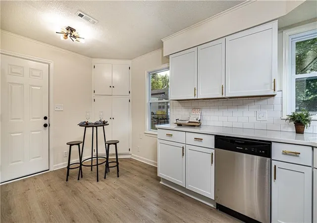5th image of 1124 E Cedar St, Olathe, KS 66061 | MLS# 2637515