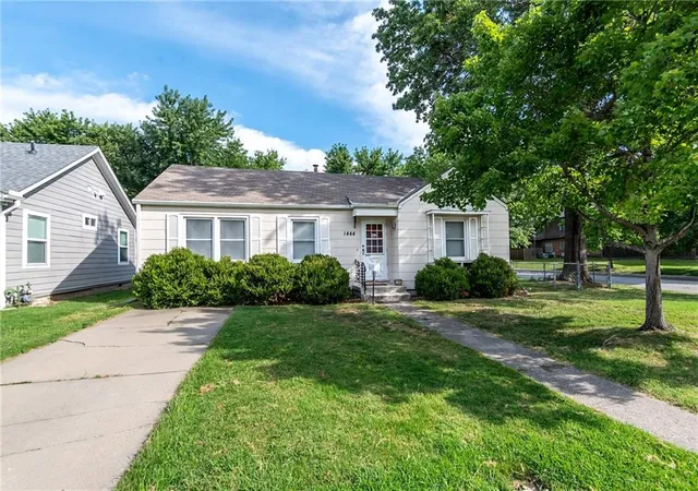 2nd image of 1444 E 24th Ave, Kansas City, MO 64116 | MLS# 2637522