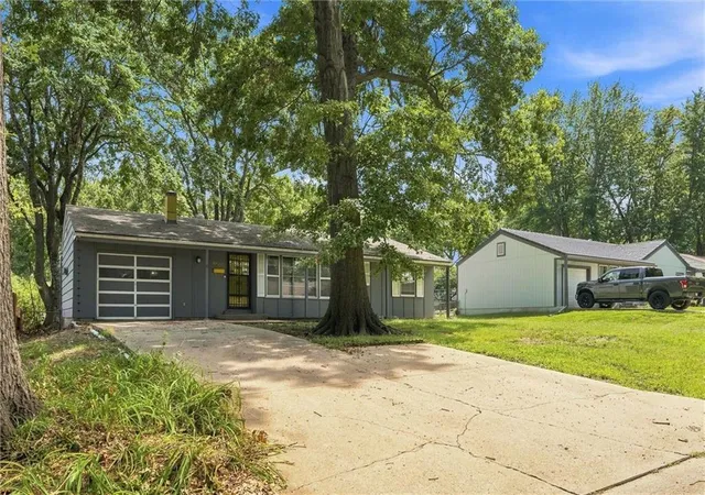 Photo 3 of Single family home for sale at 8725 Larsen St, Overland Park, KS 66214 | MLS# 2637524 | Listing updated on 2026-09-16