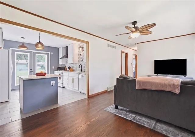 Photo 3 of Single family home for sale at 8725 Larsen St, Overland Park, KS 66214 | MLS# 2637524 | Listing updated on 2026-09-16