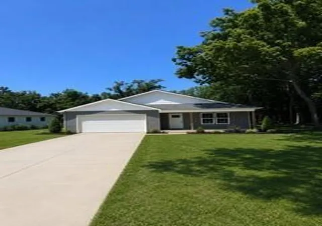 1st image of 906 S Monroe St, Lyndon, KS 66451 | MLS# 2637525