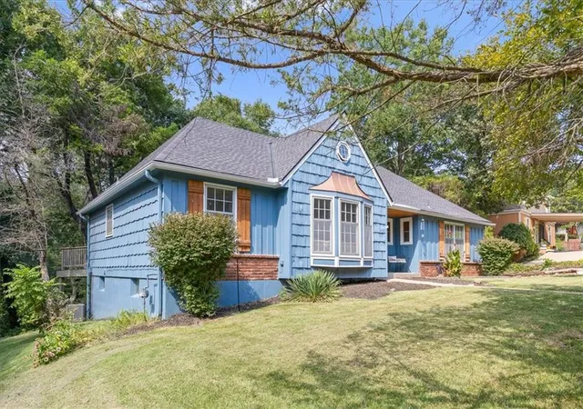 Photo 1 of Single family home for sale at 1308 E 97 Ter, Kansas City, MO 64131 | MLS# 2637530 | Listing updated on 2026-09-29