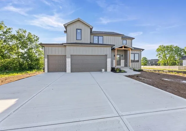 3rd image of 16561 W 165Th Pl, Olathe, KS 66062 | MLS# 2637535