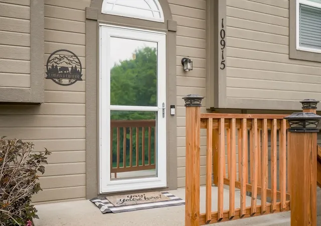 Photo 2 of Sale Pending at 10915 N Skiles Ct, Kansas City, MO 64157 | MLS# 2637536 | Listing updated on 2026-08-28