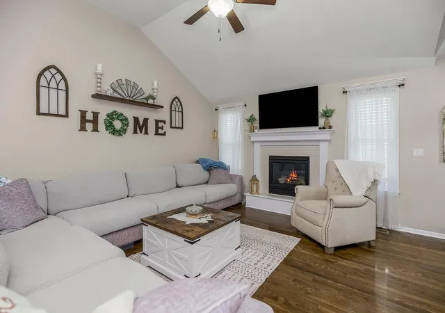 Photo 3 of Sale Pending at 10915 N Skiles Ct, Kansas City, MO 64157 | MLS# 2637536 | Listing updated on 2026-08-28