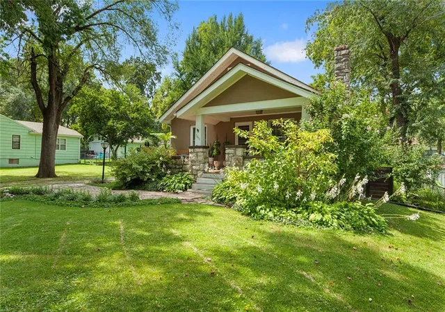Photo 2 of Single family home for sale at 5812 Elm Ave, Kansas City, MO 64133 | MLS# 2637548 | Listing updated on 2026-09-05