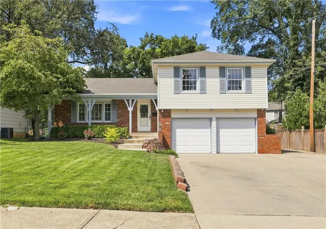 Photo 1 of Sale Pending at 9110 W 89th Terrace, Overland Park, KS 66212 | MLS# 2637553 | Listing updated on 2026-08-29