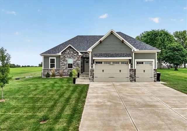 1st image of 20821 S Jefferson Pkwy, Pleasant Hill, MO 64080 | MLS# 2637555