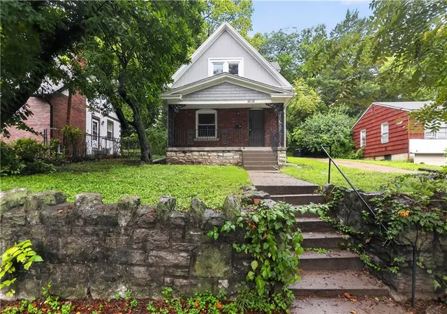 2nd image of 5026 The Paseo Blvd, Kansas City, MO 64110 | MLS# 2637556