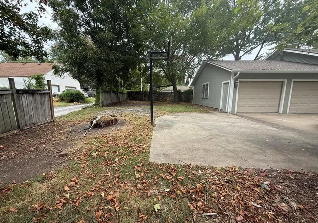 17th image of 124 W Quincy St, Pittsburg, KS 66762 | MLS# 2637557