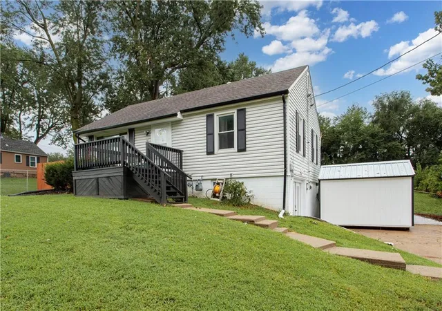 Photo 3 of Sale Pending at 7711 Longwood Ave, Kansas City, KS 66109 | MLS# 2637564 | Listing updated on 2026-08-24