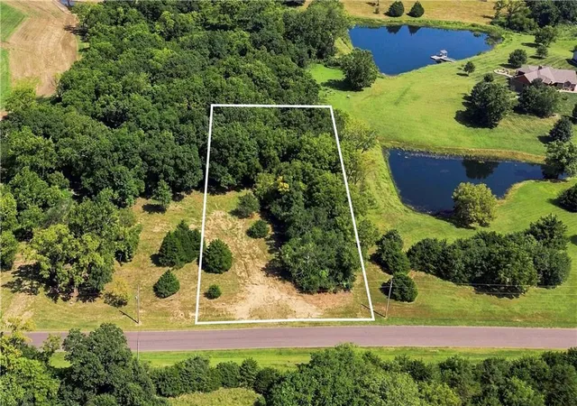 Photo 2 of Land for sale at Lot 7 178th Street, Tonganoxie, KS 66086 | MLS# 2637567 | Listing updated on 2026-09-28