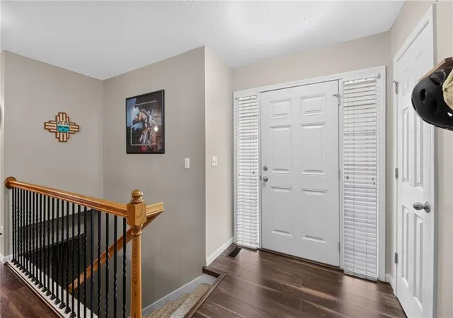 Photo 3 of Sale Pending at 512 E Cheyenne St, Gardner, KS 66030 | MLS# 2637569 | Listing updated on 2026-08-25