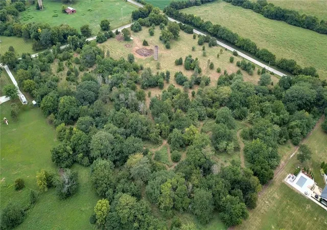 3rd image of 12496 W 271st Street, Louisburg, KS 66071 | MLS# 2637574