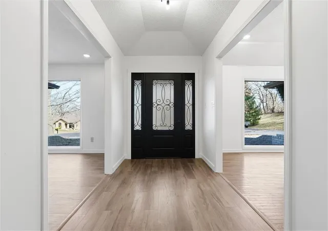 4th image of 1038 N Woodland Ct, Kansas City, MO 64118 | MLS# 2637578