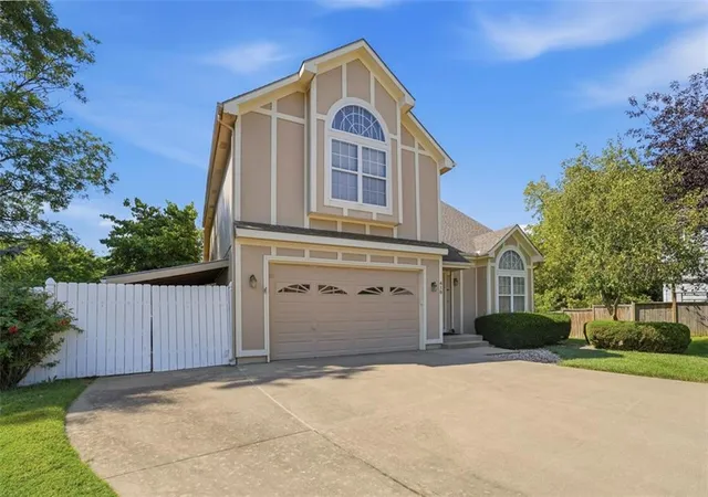2nd image of 410 Taylor Ln, Belton, MO 64012 | MLS# 2637579