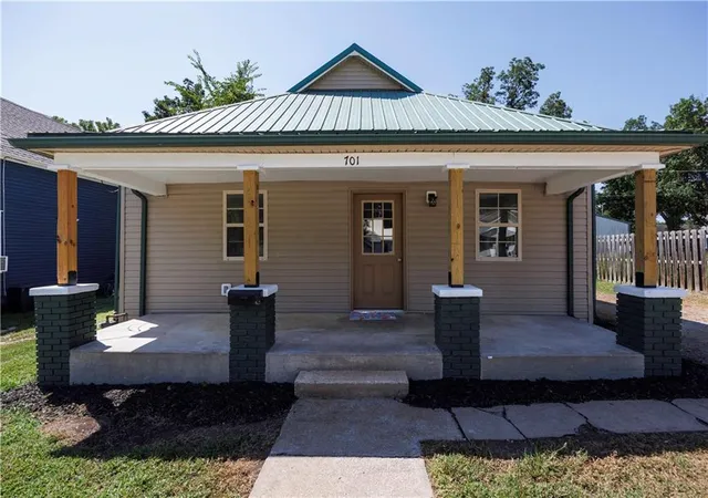 Photo 2 of Single family home for sale at 701 Church St, Neodesha, KS 66757 | MLS# 2637580 | Listing updated on 2026-08-20