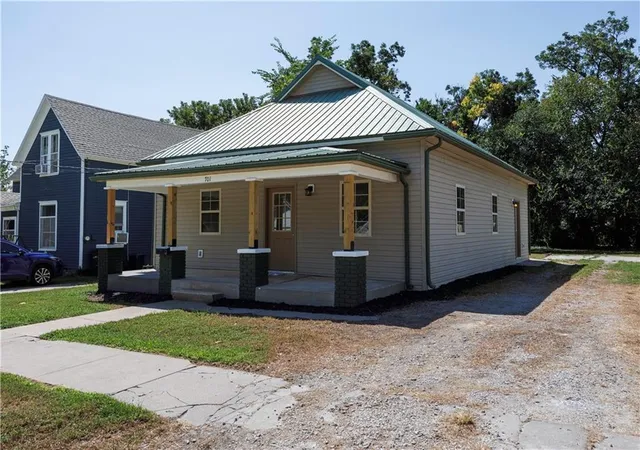 Photo 3 of Single family home for sale at 701 Church St, Neodesha, KS 66757 | MLS# 2637580 | Listing updated on 2026-08-20