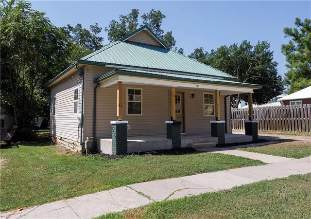 Photo 4 of Single family home for sale at 701 Church St, Neodesha, KS 66757 | MLS# 2637580 | Listing updated on 2026-08-20