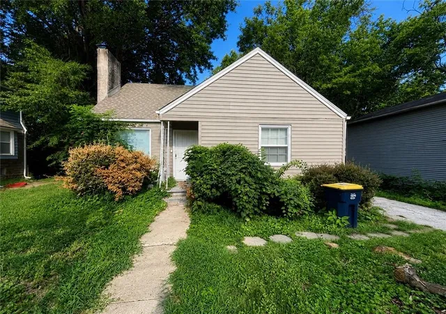 1st image of 6721 Walrond Ave, Kansas City, MO 64132 | MLS# 2637581