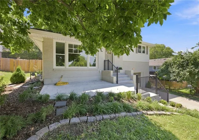 2nd image of 5657 W 50th Street, Roeland Park, KS 66202 | MLS# 2637582