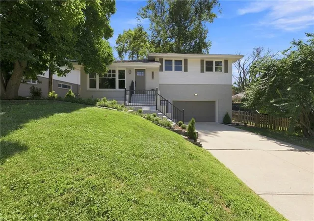 Photo 3 of Single family home for sale at 5657 W 50th Street, Roeland Park, KS 66202 | MLS# 2637582 | Listing updated on 2026-09-18