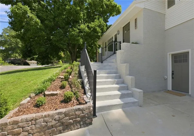 3rd image of 5657 W 50th Street, Roeland Park, KS 66202 | MLS# 2637582