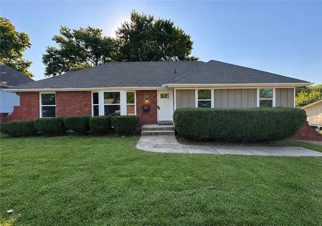Photo 1 of Single family home for sale at 7504 Overton Ave, Raytown, MO 64138 | MLS# 2637583 | Listing updated on 2026-08-29