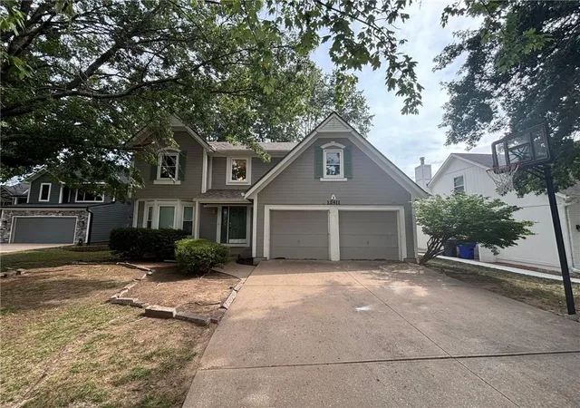 1st image of 12411 S Alcan St, Olathe, KS 66062 | MLS# 2637592