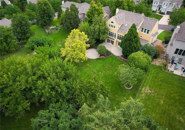 3rd image of 8217 W 146Th Ter, Overland Park, KS 66223 | MLS# 2637593